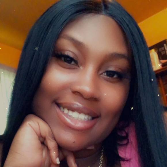 Meet your Posher, Rae - Picture 1 of 1